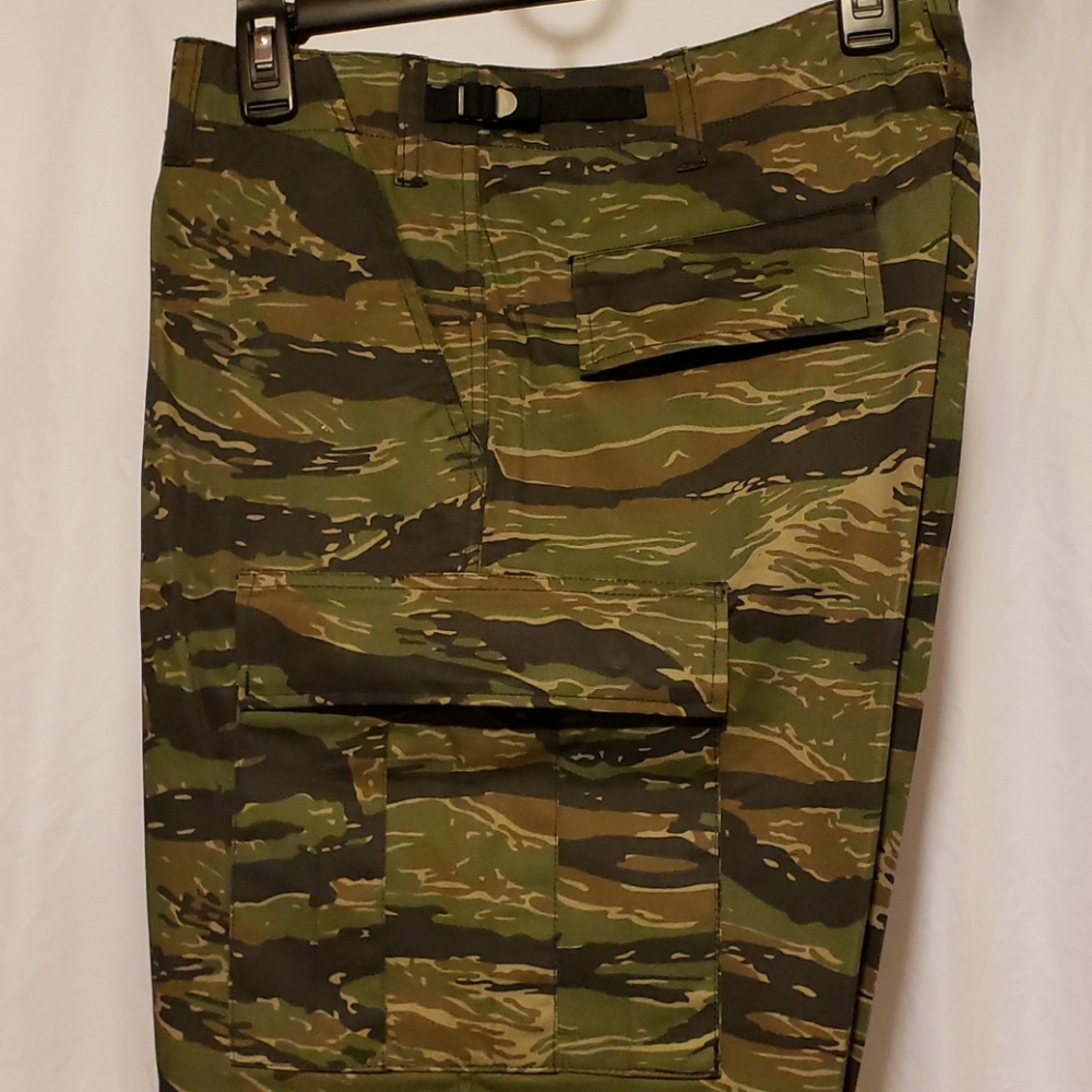 Men's Military Tiger Stripe Shorts - Picture 3 of 8